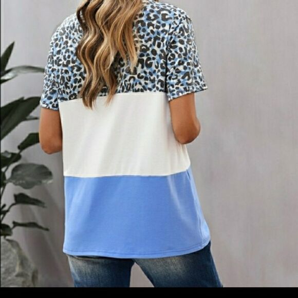 Modern color block top Blue Cheetah Print Size XL - Picture 2 of 5